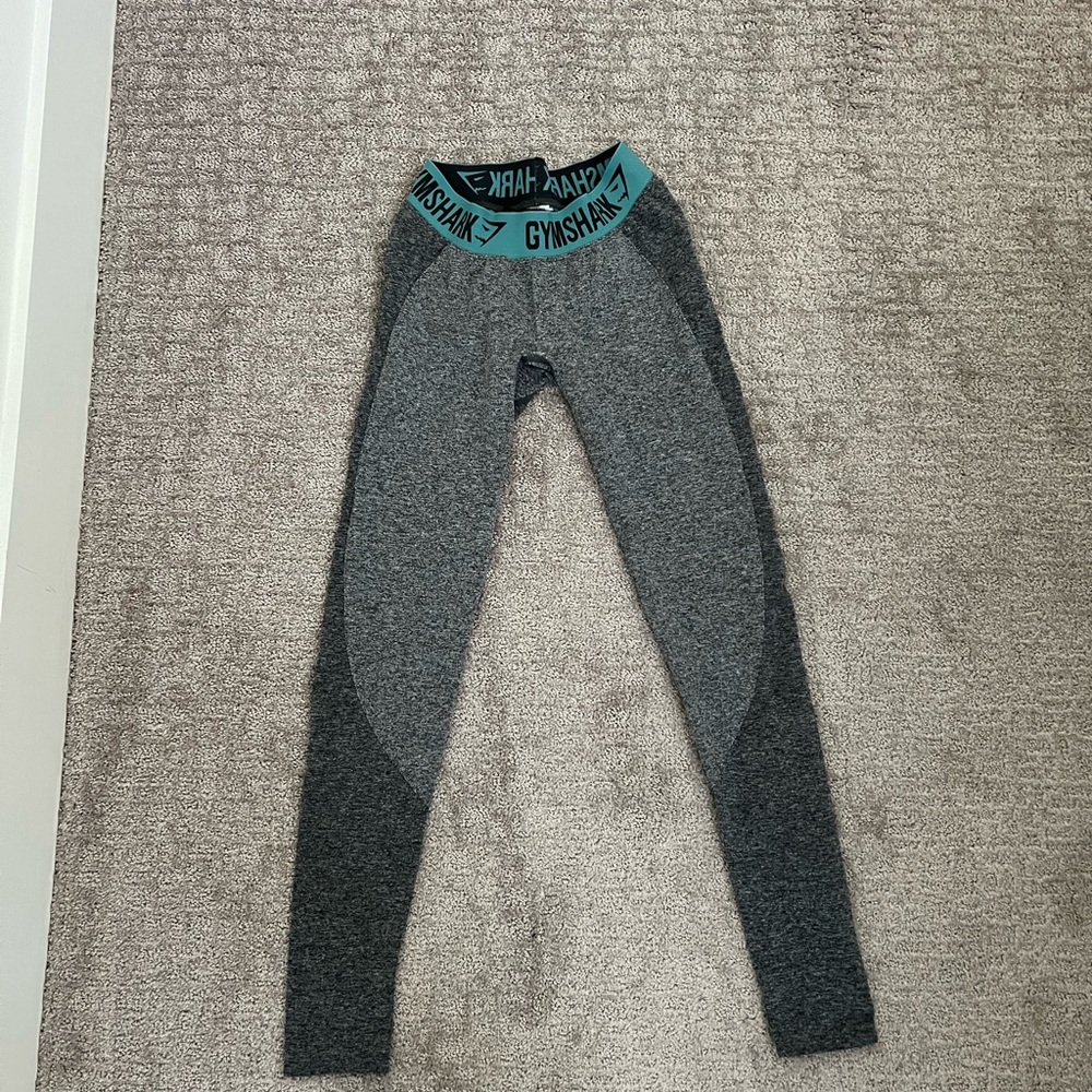 Like new gym shark leggings